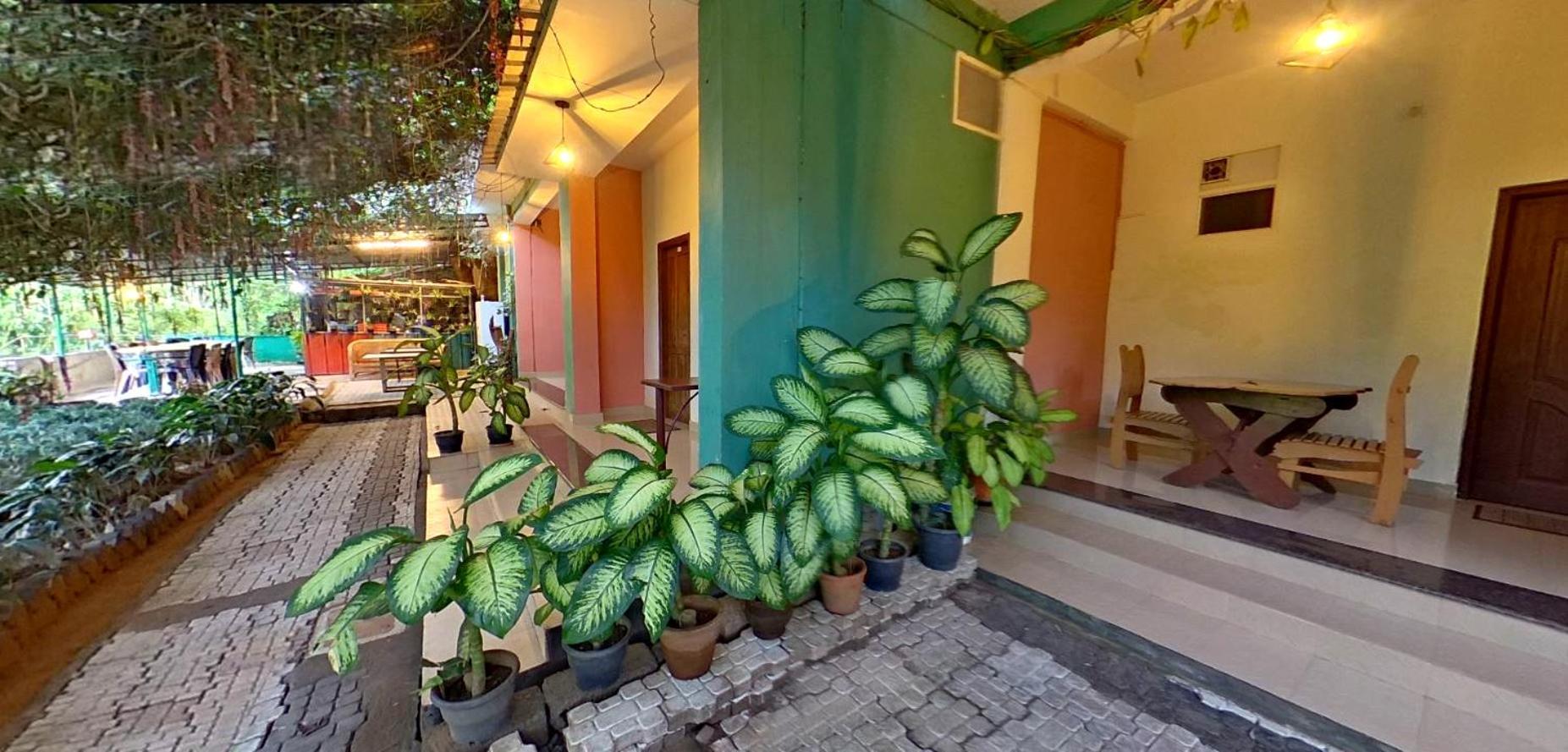Wayanad Royal Stream Bed & Breakfast Калпата Екстериор снимка