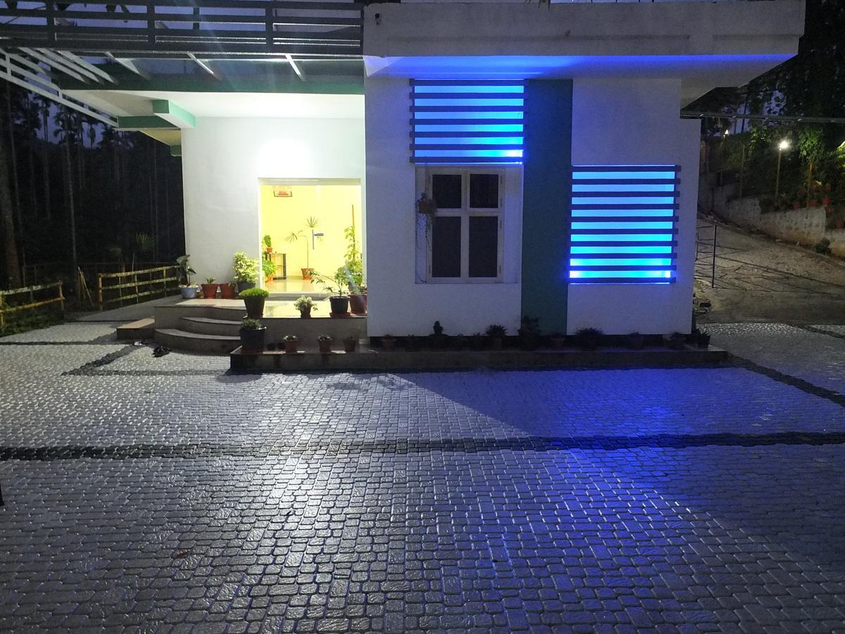 Wayanad Royal Stream Bed & Breakfast Калпата Екстериор снимка